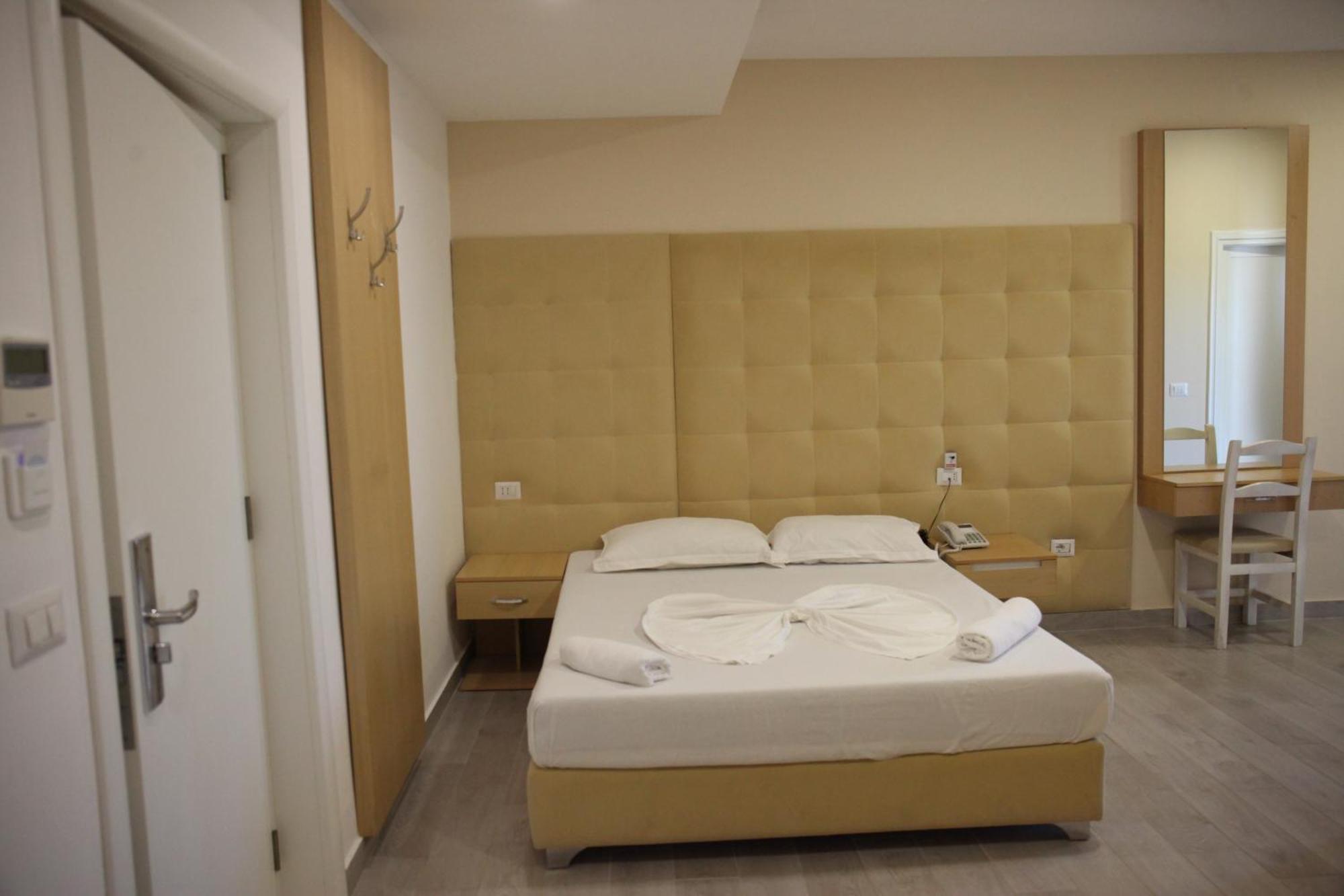 Freskia Resort Velipoja Kültér fotó